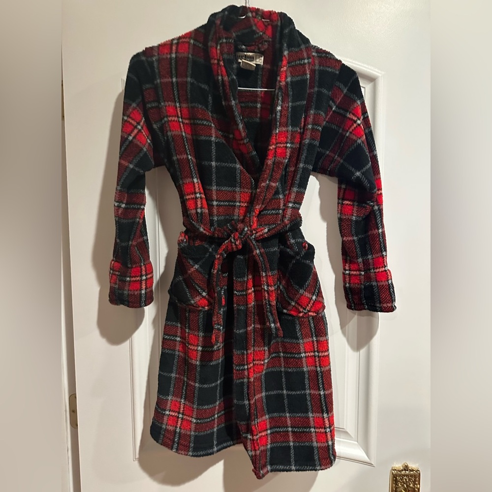 Urban Pipeline Plaid Boy’s Robe Red, Black and White with pockets